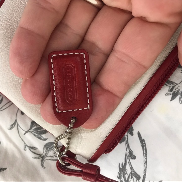 Coach wristlet with hearts - Picture 6 of 6